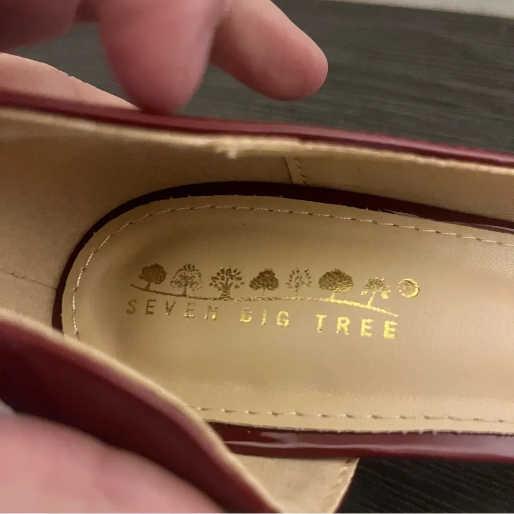 Seven Big Tree Burgundy patent‎ leather pumps